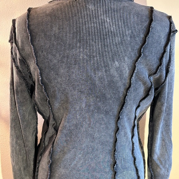 Gilded Intent top size M - Picture 3 of 4